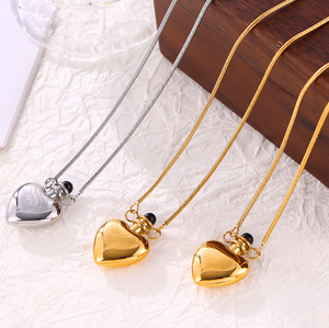 Ciondolo a Forma di <span class=keywords><strong>Cuore</strong></span> Romantico con Design a Bottiglia d'Acqua, Smaltato Colorato e Placcato in Oro 18K, in Acciaio Inossidabile per Anniversario - Product Image 5