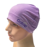 Casquette de sport unisexe personnalisée en nylon extensible et respirant avec doublure en satin et logo réfléchissant en silicone