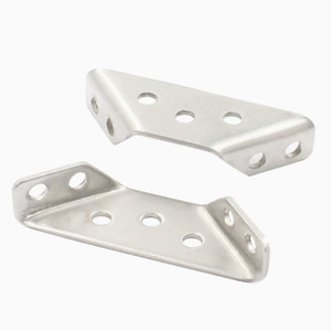 Support d'angle triangulaire en acier inoxydable à plusieurs trous pour renforcement, connecteur de quincaillerie de meubles, fourni par l'usine - Product Image 3