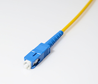 Câble de raccordement optique à pigtail monomode G652D SC LC APC UPC, prix usine APT, garantie 3 ans, pour utilisation FTTH/FTTX