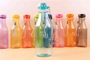 Bouteille d'eau sport portable en plastique transparent incassable de couleur bonbon, hermétique, réutilisable, sans danger pour les aliments, avec bouchon à paille, 350 ml - Product Image 2