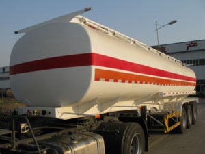 Semirremolque Cisterna de Acero Inoxidable de 30000L para Transporte de Combustible - Product Image 1