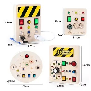 ของเล่นเสริมพัฒนาการแบบมอนเตสซอรี่ บอร์ดกิจกรรมไม้พร้อมไฟ LED สวิตช์ควบคุม บอร์ดกิจกรรมสำหรับเดินทาง เกมสำหรับเด็กอายุ 2-4 ปี - Product Image 3