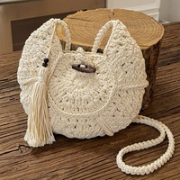 Sac bandoulière bohème en crochet, sac à l'épaule en paille tressée avec pompon, sac de plage estival pour femme