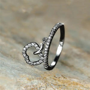 T0356 Anello in oro a forma di cuore con pavé di strass in cristallo per donna, regalo, gioielli raffinati - Product Image 6