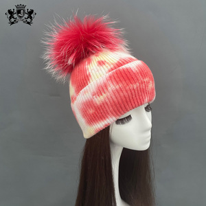 Chapeau tricoté coloré à la mode Offre Spéciale pour femmes ensemble chapeau et écharpe d'hiver Baenie avec <span class=keywords><strong>pompon</strong></span> en fourrure naturelle - Product Image 4