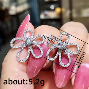 Orecchini a forma di girasole a cinque petali per donna, gioielli per le orecchie dolci ed eleganti, alla moda, floreali - Product Image 5