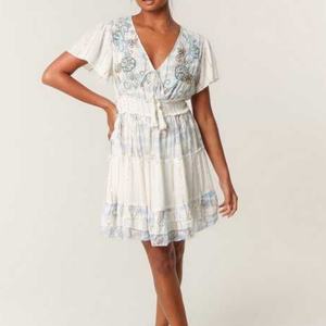 Vestido de Verano 2025 con Logotipo Personalizado, Bordado, de Alta Calidad, Cuello en V, Blanco, Estilo Playa, Línea A, para Mujer - Product Image 1