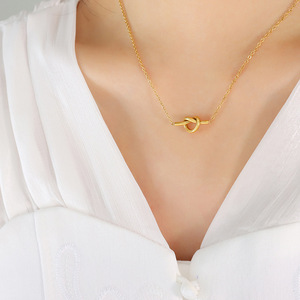 Noeud Amour Pendentif Collier pour Femmes En Acier Inoxydable Cain Collier Haute Qualité 18K Plaqué Or Bijoux Étanche - Product Image 3
