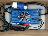 Chargeur portable embarqué 72V 18A étanche pour batteries LiFePO4 de véhicules électriques – Offre spéciale