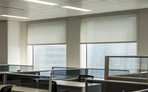 ستائر دوارة كبيرة الحجم 50 متر مخصصة مع محرك كهربائي للتحكم عن بعد، معتمة 100٪ ومقاومة للماء - Product Image 5