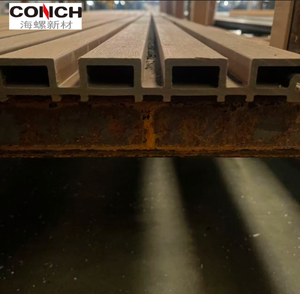 Панели Great Wall WPC для облицовки стен: современные европейские древесно-полимерные композитные доски для наружного применения, водонепроницаемые, для спортзалов, черный фон - Product Image 3