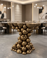 Table console en métal de luxe italienne sur mesure, table d'appoint à sphères dorées empilées