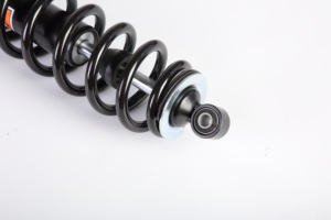 最大衝撃吸収とあらゆる地形のリアガスショックに対する洗練された運転体験のために精密に設計された - Product Image 4