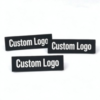 Étiquettes en silicone personnalisées rectangulaires noires avec lettres blanches épaisses, plates, lisses, lavables, durables, pour vêtements, logo de marque en caoutchouc, patchs en silicone