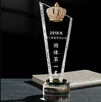 Logo personnalisé Médailles Tasses Cristal Pageant Verre Trophée Avec Couronne En Métal pour Le Championnat