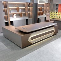 Bureau de direction avec panneau frontal en placage de bois, bande lumineuse LED, design flottant pour bureau de patron