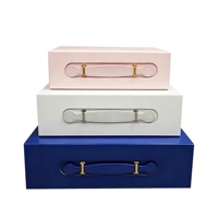 En stock, boîte cadeau magnétique pliable avec poignée, logo personnalisé, boîte rigide pliable, 3 tailles pour l'emballage de vêtements, de cosmétiques et de perruques