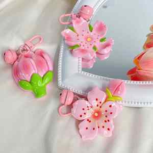 Llaveros con Colgantes de Flores de Durazno para Decorar Mochilas Escolares y Accesorios de Bricolaje - Product Image 1