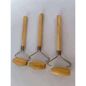 Masseur facial en bois pour sculpter le visage, modèle 2024, avec commande manuelle filaire pour soulager les douleurs musculaires et rouleau en bois - Product Image 4