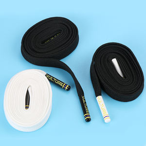 Sneaker personnalisée de haute qualité, 120 cm de long, noire et blanche, en polyester, plate de 11 mm, avec embouts imprimés du logo - Product Image 4