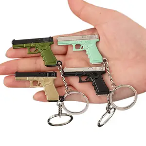 Factory Direct Sale 2023 Hot Metal Gun Keychain Wholesale G17-P18C Mini Gun Weapon Toy Keychain Custom Kids Gun Keychain