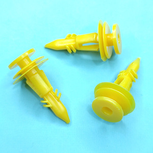 Clips de panneau de porte Ford, attaches de garniture en plastique D72 0-017, pièces de rechange et de réparation - Product Image 1
