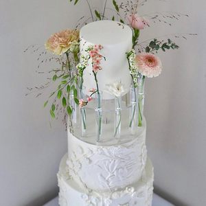 Étagère de rangement en acrylique faite à la main avec support de présentation de gâteaux surélevé pour bureau - Product Image 6