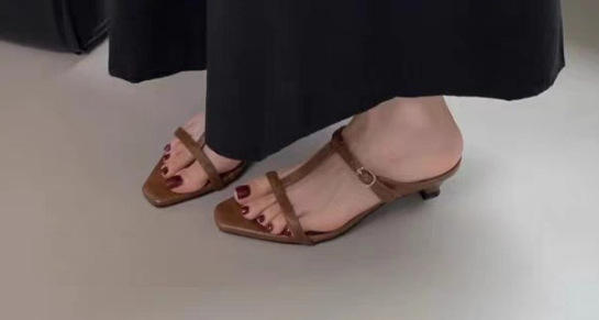 สีน้ำตาล