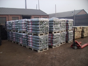 Rouleau de grillage hexagonal en fil de fer galvanisé pour volailles, idéal pour l'élevage avicole - Product Image 4