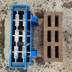 Macchina Manuale Facile da Usare per la Produzione di Mattoni e Blocchi di Pavimentazione, Stampo per Blocchi in Ceneri Volanti e Sabbia - Product Image 4