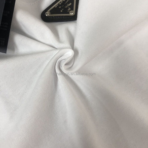 Camisetas Negras de Moda al por Mayor con Diseño de Triángulo Metálico – Compatible con OEM/ODM, Envío Rápido, Popular en los Mercados de Europa y EE. UU. - Product Image 4