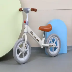 2024 nuova bici da corsa per bambini da 14 pollici con telaio rinforzato in plastica a Gas per bambini che camminano correndo