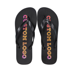 Vente en gros d'usine, nouvelles tongs décontractées pour hommes et femmes, mode plage, tongs <span class=keywords><strong>de</strong></span> <span class=keywords><strong>marque</strong></span> pour intérieur/extérieur, semelle extérieure en PVC personnalisée - Product Image 1