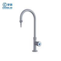 Grifo de Agua Pura para Laboratorio COSMOLab GC-FS-01, Montado en el Suelo, con Cuello de Cisne, para Uso Hospitalario, Escolar e Industrial, de PP y Latón, con Certificación CE/ISO