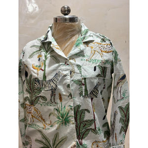 Elegantes camisones de manga larga de algodón 100% de color blanco con estampado personalizado de Nature, cómodos para dormir, para mujer, a precio de mayoreo. - Product Image 1