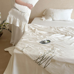 Conjunto de Cama de Verão com Colcha Bordada e Respirável - Product Image 3