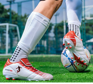 <span class=keywords><strong>Botas</strong></span> <span class=keywords><strong>de</strong></span> Fútbol <span class=keywords><strong>Cristiano</strong></span> <span class=keywords><strong>Ronaldo</strong></span> 2025 con Diseño Transpirable y Entresuela <span class=keywords><strong>de</strong></span> Goma T03, Zapatos <span class=keywords><strong>de</strong></span> Fútbol <span class=keywords><strong>de</strong></span> Caña Alta para Hombre, Estilo Deportivo Otoñal - Product Image 2