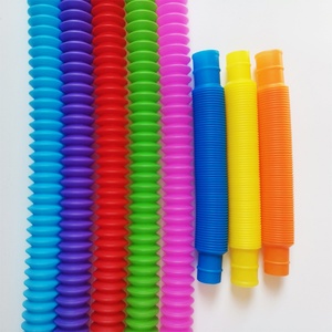 Jouet amusant et éducatif anti-stress : Tube Fidget en plastique mini télescopique ondulé multicolore - Product Image 5