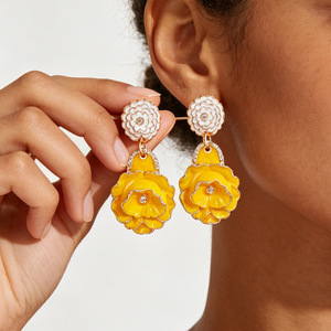 Kaimei 2027, Nuevos Pendientes de Moda Retro con Flores 3D, Pendientes de Flores <span class=keywords><strong>Multicapa</strong></span> para Mujer, Pendientes de Flores Esmaltados Simples y Lujosos para Mujer - Product Image 3