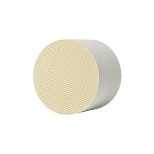 Nouveau filtre catalytique <span class=keywords><strong>universel</strong></span> à haut débit 100 <span class=keywords><strong>200</strong></span> 300 400 <span class=keywords><strong>cellules</strong></span> en céramique de cordierite à trois voies pour l'échappement des moteurs de voitures à essence - Product Image 2