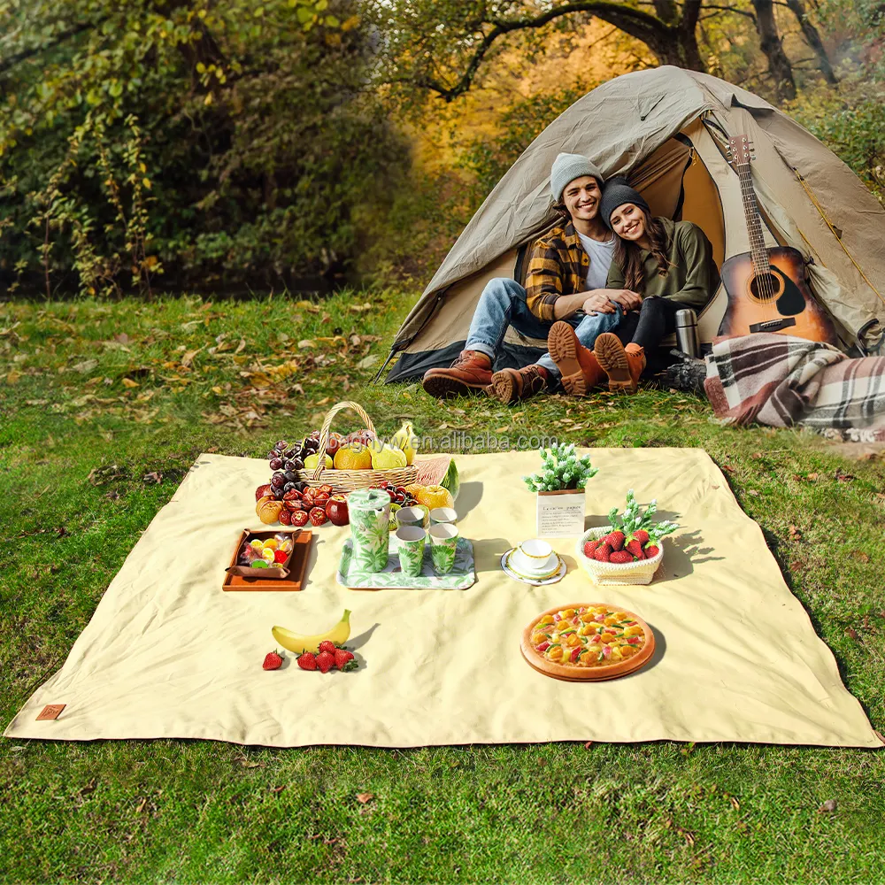 Großhandel benutzer definierte tragbare Strand Camping im Freien wasserdichte beige Baumwolle Leinwand Picknick Camp Mat Decke mit Lederband