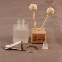 Botella de perfume plana con salida de aire para coche de 8ml, aceite esencial de aromaterapia, tapón de rosca de vidrio esmerilado para fragancia de coche, vacío volátil