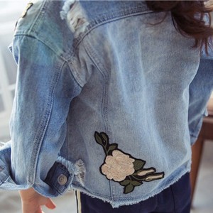 Pantalon de costume bleu et manteaux en fourrure pour femme, style japonais, avec boutons design NewLook - Product Image 4