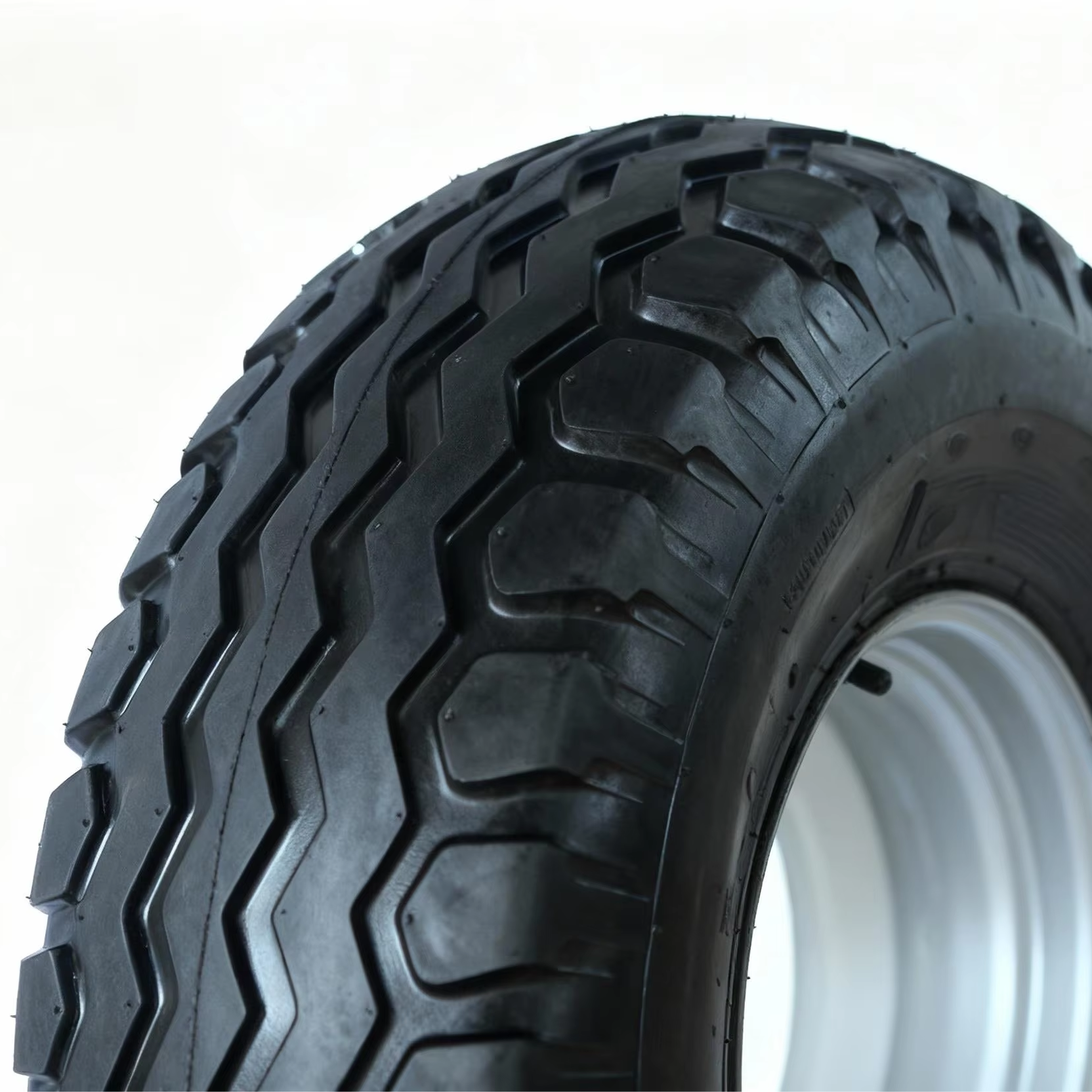 10.5/80-18 Agricultural Tire IMP01 Pattern 10-18 Ply Tubeless Tyre for Agricultural Implement