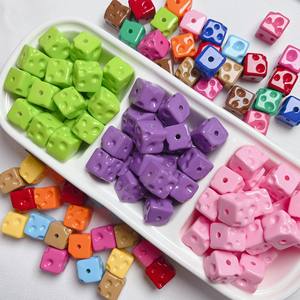 Lo último en accesorios de joyería de cadena de teléfono móvil DIY, cuentas sueltas lacadas de queso acrílico cuadrado, plástico Lucite 14,5mm multicolor - Product Image 1