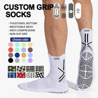 Chaussettes de football solides à faible MOQ pour hommes, respirantes, en nylon, antidérapantes, pour le sport et la gym
