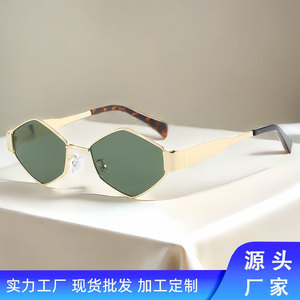 Women's Diamond Shaped <b>Sunglasses</b> Metal <b>Frame</b> Gold Color UV400 Protection Lightweight Korean Style <b>Small</b> <b>Frame</b> For Photos - Product Image 4