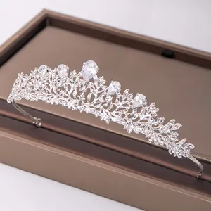 Di modo Corona Diademi Corone E di Cerimonia Nuziale Nuziale di Spettacolo di Compleanno Per Bambini di Cristallo Della Sposa Della Regina Oro Donna Tiara