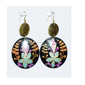 2024 Pendientes de color turquesa de cobre martillado Manchester, aro ovalado, venta al por mayor y pendientes colgantes tricolor de cobre rústico - Product Image 1